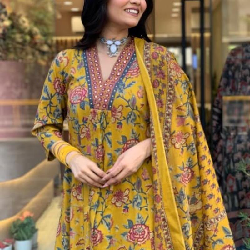 Yashika Women Cotton Blend Floral Printed Kurta Plazzo Set with Dupatta Suitable For Every Indian Occasion